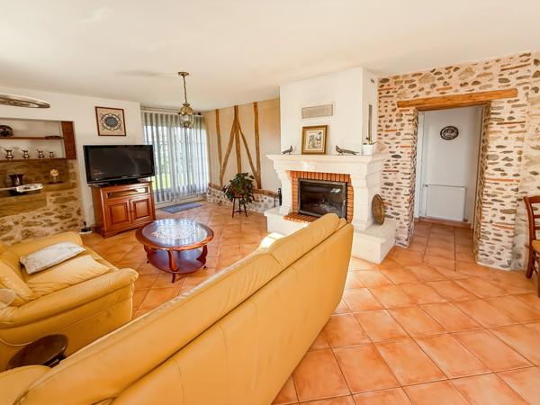 GERS (32) – À 10 min d’Aire-sur-l’Adour – Superbe maison en pierre rénovée de 160 m², 4 chambres, terrain arboré de 1 592 m²