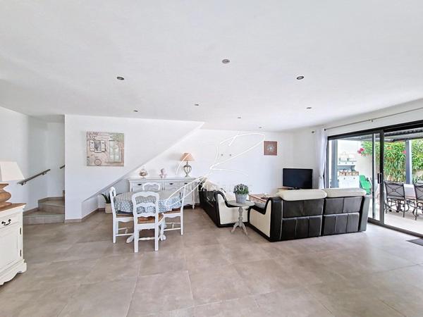 Maison T4 3 chambres 107 m² piscine