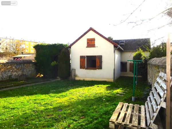 Maison à louer à Nogent-le-Rotrou dans l'Eure-et-Loir (28400), ref : LOC NOG 200