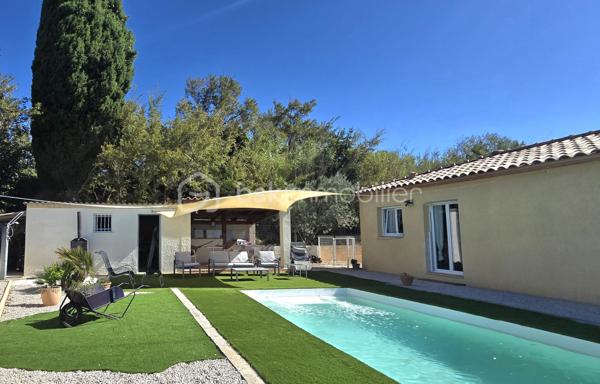 🏡 20 ANS DE BONHEUR… ET SI C’ÉTAIT À VOUS ? ❤️

À 12' de Gignac, située à Puilacher, découvrez cette Villa de PLAIN-PIED où l’on respire…163 m² posée sur 1500 m² de terrain.

Aucun regard indiscret, une piscine en retrait et une maison en parfait état.
✨ Une belle pièce de vie 54 m² orientée vers sa TERRASSE de 40m².
🍽️ Une cuisine ouverte de 25 m².
🛏️ Une suite parentale + 2 chambres (4 possible).
🏊‍♀️ Une piscine totalement à l’abri des regards, au sel, chauffée et sécurisée. Un Pool House et son four à Pizzas!
🌿 Des extérieurs et des espaces thématiques pour profiter pleinement du soleil, une vraie parenthèse de DOUCEUR et CAMPAGNE!
🏠 Une dépendance attenante avec séjour/cuisine, chambre, salle de douche et wc.

Et le petit + qui peut faire toute la différence :
👉 Ce potentiel de revenu locatif grâce à la dépendance… ou au GARAGE transformable, avec en plus de nombreuses possibilités de stationnement sur la propriété.

Une maison construite il y a 20 ans, entretenue avec soin, qui propose QUIETUDE-JOLIE VUE et dédiée aux AMOUREUX de la NATURE.

Elle attend maintenant sa prochaine histoire. ❤️

IDEAL FAMILLE , PROJET INTERGENERATIONNEL ou et  PROFESSION LIBERALE

Vidéo à disposition et à visiter rapidement sur financement validé.
