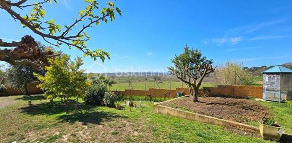 🏡 20 ANS DE BONHEUR… ET SI C’ÉTAIT À VOUS ? ❤️

À 12' de Gignac, située à Puilacher, découvrez cette Villa de PLAIN-PIED où l’on respire…163 m² posée sur 1500 m² de terrain.

Aucun regard indiscret, une piscine en retrait et une maison en parfait état.
✨ Une belle pièce de vie 54 m² orientée vers sa TERRASSE de 40m².
🍽️ Une cuisine ouverte de 25 m².
🛏️ Une suite parentale + 2 chambres (4 possible).
🏊‍♀️ Une piscine totalement à l’abri des regards, au sel, chauffée et sécurisée. Un Pool House et son four à Pizzas!
🌿 Des extérieurs et des espaces thématiques pour profiter pleinement du soleil, une vraie parenthèse de DOUCEUR et CAMPAGNE!
🏠 Une dépendance attenante avec séjour/cuisine, chambre, salle de douche et wc.

Et le petit + qui peut faire toute la différence :
👉 Ce potentiel de revenu locatif grâce à la dépendance… ou au GARAGE transformable, avec en plus de nombreuses possibilités de stationnement sur la propriété.

Une maison construite il y a 20 ans, entretenue avec soin, qui propose QUIETUDE-JOLIE VUE et dédiée aux AMOUREUX de la NATURE.

Elle attend maintenant sa prochaine histoire. ❤️

IDEAL FAMILLE , PROJET INTERGENERATIONNEL ou et  PROFESSION LIBERALE

Vidéo à disposition et à visiter rapidement sur financement validé.