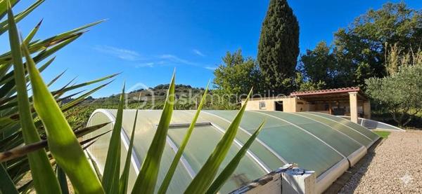 🏡 20 ANS DE BONHEUR… ET SI C’ÉTAIT À VOUS ? ❤️

À 12' de Gignac, située à Puilacher, découvrez cette Villa de PLAIN-PIED où l’on respire…163 m² posée sur 1500 m² de terrain.

Aucun regard indiscret, une piscine en retrait et une maison en parfait état.
✨ Une belle pièce de vie 54 m² orientée vers sa TERRASSE de 40m².
🍽️ Une cuisine ouverte de 25 m².
🛏️ Une suite parentale + 2 chambres (4 possible).
🏊‍♀️ Une piscine totalement à l’abri des regards, au sel, chauffée et sécurisée. Un Pool House et son four à Pizzas!
🌿 Des extérieurs et des espaces thématiques pour profiter pleinement du soleil, une vraie parenthèse de DOUCEUR et CAMPAGNE!
🏠 Une dépendance attenante avec séjour/cuisine, chambre, salle de douche et wc.

Et le petit + qui peut faire toute la différence :
👉 Ce potentiel de revenu locatif grâce à la dépendance… ou au GARAGE transformable, avec en plus de nombreuses possibilités de stationnement sur la propriété.

Une maison construite il y a 20 ans, entretenue avec soin, qui propose QUIETUDE-JOLIE VUE et dédiée aux AMOUREUX de la NATURE.

Elle attend maintenant sa prochaine histoire. ❤️

IDEAL FAMILLE , PROJET INTERGENERATIONNEL ou et  PROFESSION LIBERALE

Vidéo à disposition et à visiter rapidement sur financement validé.