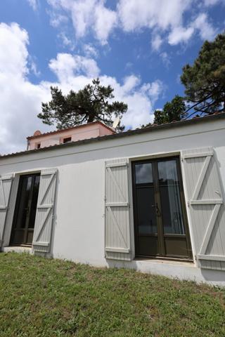 A deux pas de la plage : Maison d'exception bordée de pins