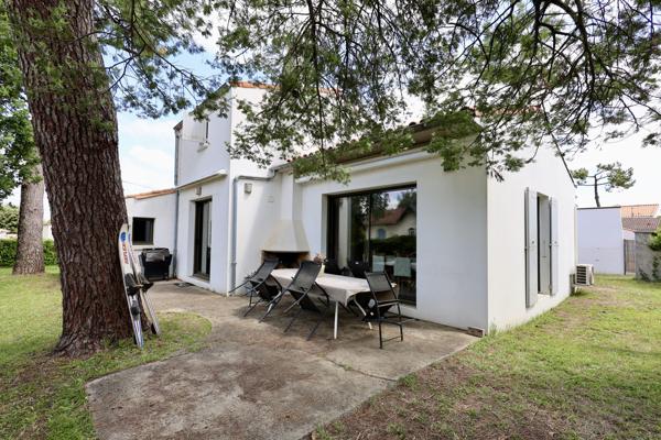 A deux pas de la plage : Maison d'exception bordée de pins