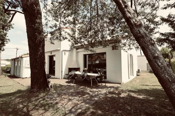 A deux pas de la plage : Maison d'exception bordée de pins
