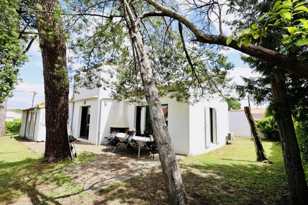 A deux pas de la plage : Maison d'exception bordée de pins