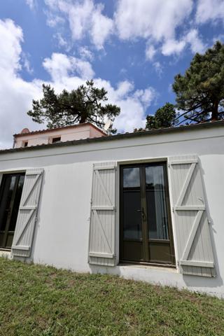 A deux pas de la plage : Maison d'exception bordée de pins