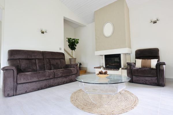 A deux pas de la plage : Maison d'exception bordée de pins