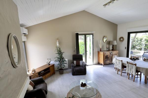 A deux pas de la plage : Maison d'exception bordée de pins