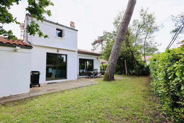 A deux pas de la plage : Maison d'exception bordée de pins