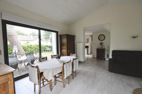A deux pas de la plage : Maison d'exception bordée de pins