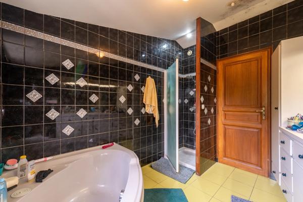 FESTIGNY (51) à vendre maison bourgeoise de 9 pièces