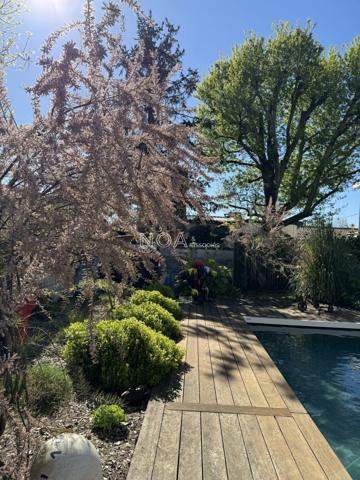 Villa basquaise rénovée, avec piscine chauffée