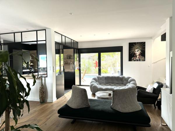 Villa basquaise rénovée, avec piscine chauffée