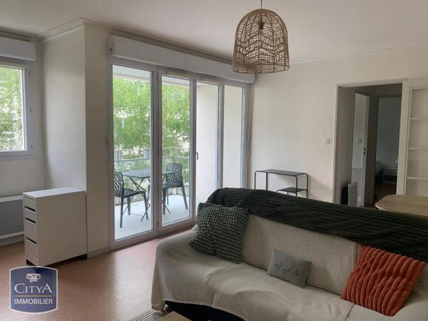 Appartement à louer 2 pièces 46.19m² Tours (37000)