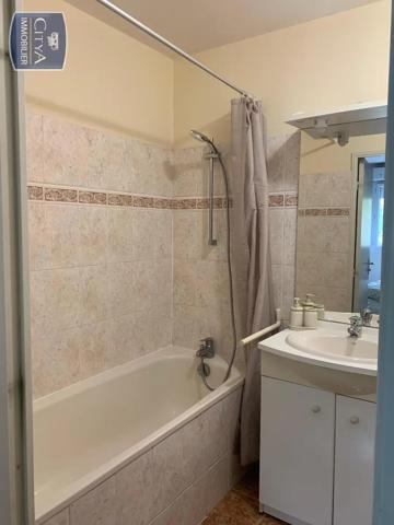 Appartement à louer 2 pièces 46.19m² Tours (37000)