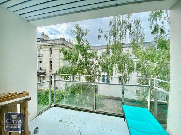 Appartement à louer 2 pièces 46.19m² Tours (37000)