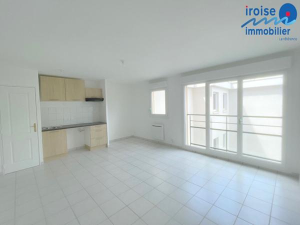 APPARTEMENT T2 AVEC PARKING PRIVATIF