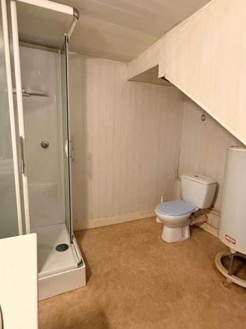EN EXCLUSIVITE Maison en pierre de 113m² avec grange sur 2,4ha de terrain 128 000 €