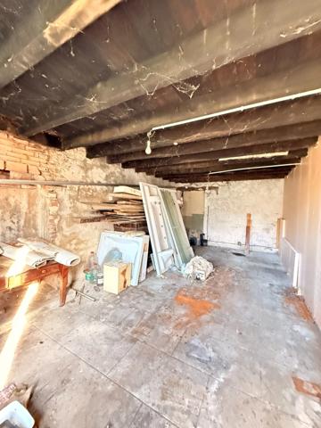 EN EXCLUSIVITE Maison en pierre de 113m² avec grange sur 2,4ha de terrain 128 000 €