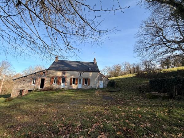 EN EXCLUSIVITE Maison en pierre de 113m² avec grange sur 2,4ha de terrain 128 000 €