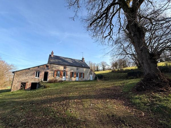 EN EXCLUSIVITE Maison en pierre de 113m² avec grange sur 2,4ha de terrain 128 000 €