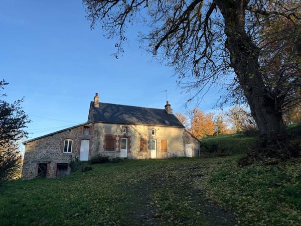 EN EXCLUSIVITE Maison en pierre de 113m² avec grange sur 2,4ha de terrain 128 000 €