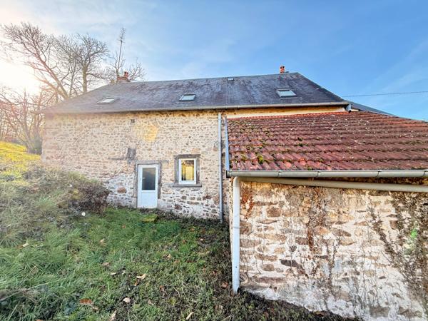 EN EXCLUSIVITE Maison en pierre de 113m² avec grange sur 2,4ha de terrain 128 000 €