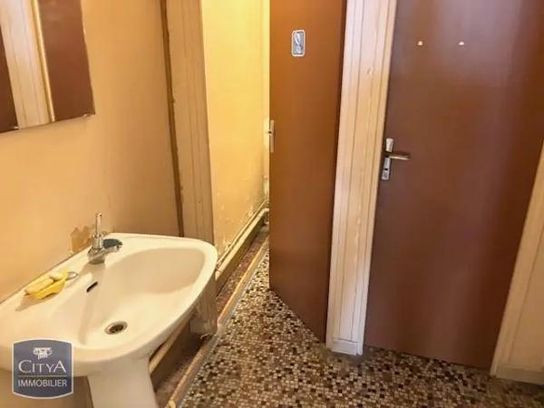 Local professionnel à vendre 202m²