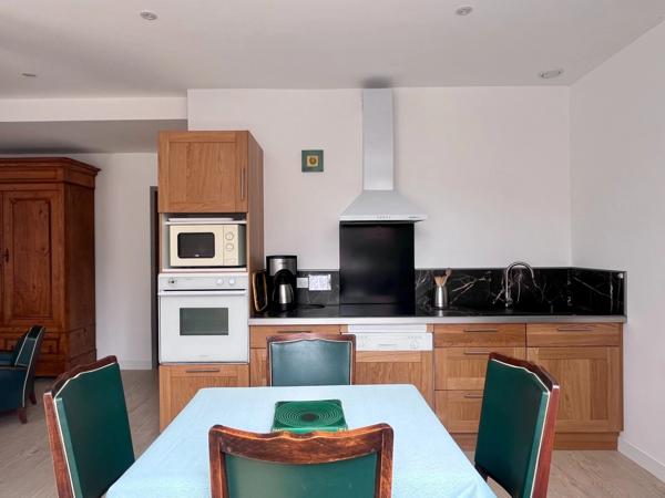 ARGELES GAZOST Appartement T3 traversant rénové avec grande terrasse, parking et cave