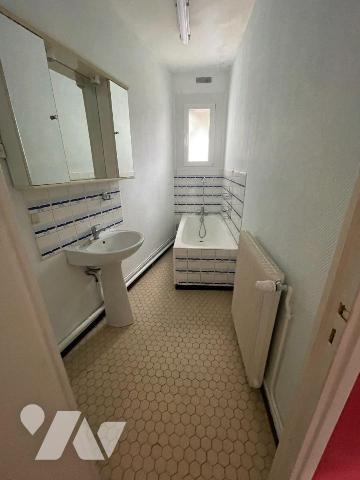 Maison à Vendre à Saint-Pol-sur-Ternoise (62130) en Pas-de-Calais (62)
Découvrez cette maison ...