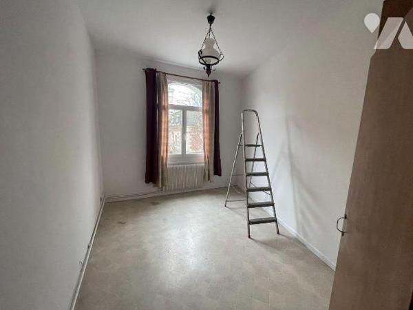 Maison à Vendre à Saint-Pol-sur-Ternoise (62130) en Pas-de-Calais (62)
Découvrez cette maison ...