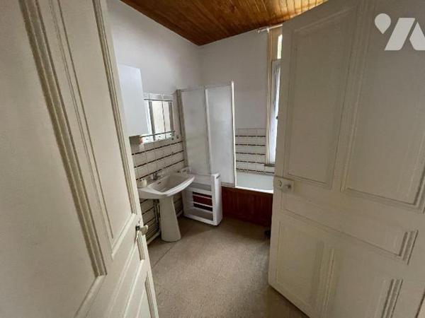 Maison à Vendre à Saint-Pol-sur-Ternoise (62130) en Pas-de-Calais (62)
Découvrez cette maison ...