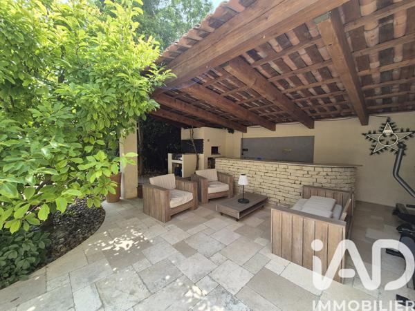 Maison à vendre 7 pièces 203 m² Aix-en-Provence