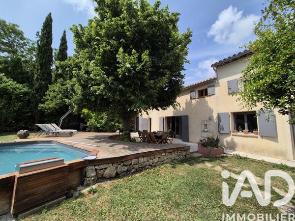 Maison à vendre 7 pièces 203 m² Aix-en-Provence