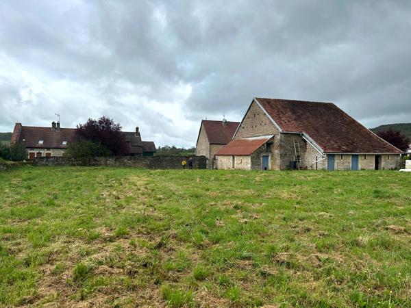 Grange avec grand jardin constructible proche de POUILLY EN AUXOIS (21)
