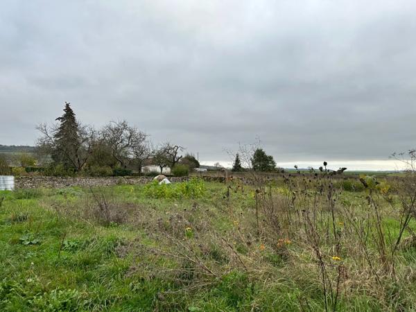 Grange avec grand jardin constructible proche de POUILLY EN AUXOIS (21)