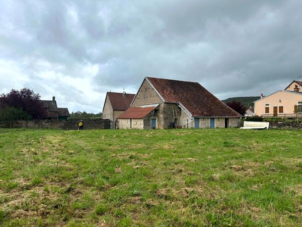 Grange avec grand jardin constructible proche de POUILLY EN AUXOIS (21)