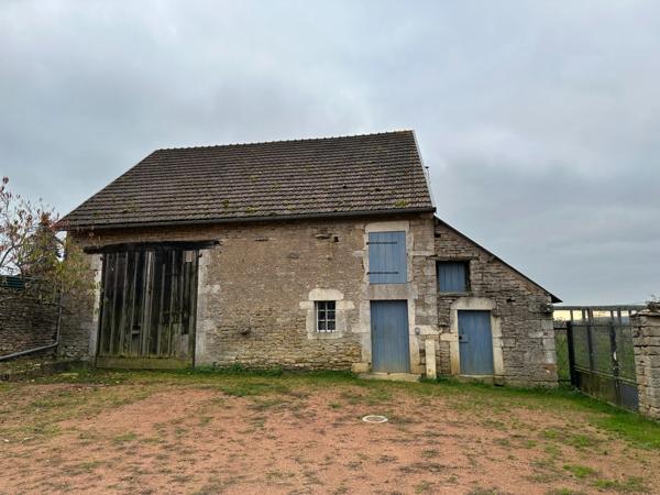 Grange avec grand jardin constructible proche de POUILLY EN AUXOIS (21)