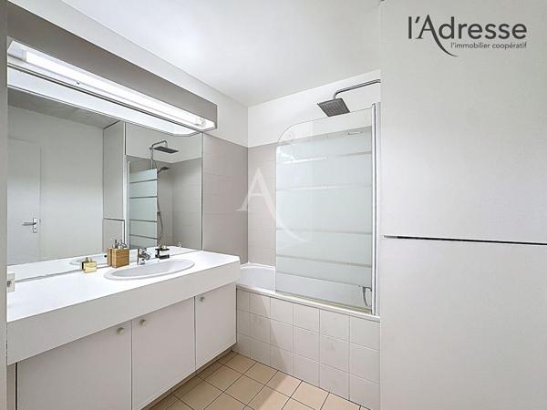 Puteaux/Jules Verne 2 pièces de 46 m2 balcon cave et parking