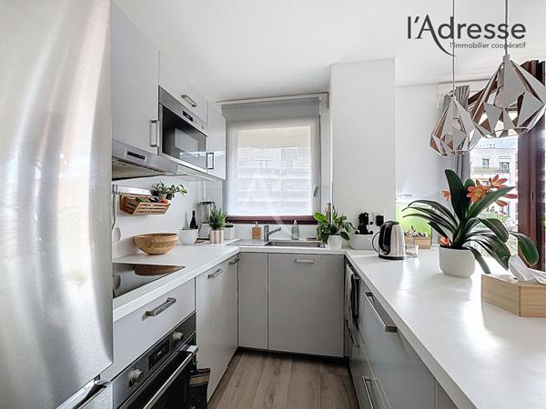 Puteaux/Jules Verne 2 pièces de 46 m2 balcon cave et parking