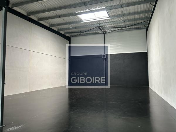 Local d'activites 1100 m² à louer MORDELLES (réf : 35.7186)