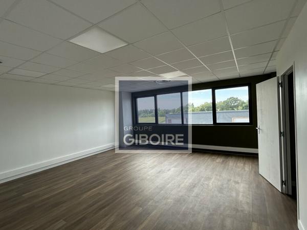 Local d'activites 1100 m² à louer MORDELLES (réf : 35.7186)