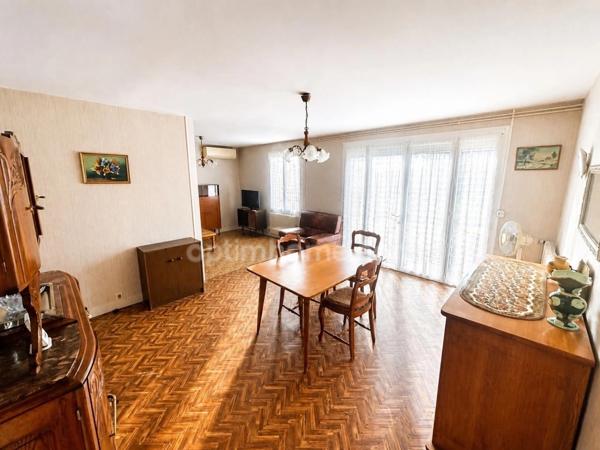 Maison de plain-pied avec vue sur les champs, près de 2 000 m² de terrain NERIGEAN (33)
