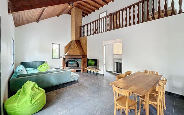 Appartement à louer    7 pièces • 188 m2 Pau