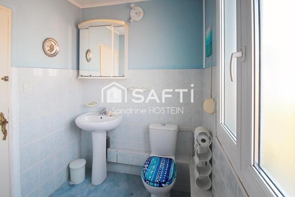 Maison libre 3 cotés avec terrasse et garage!