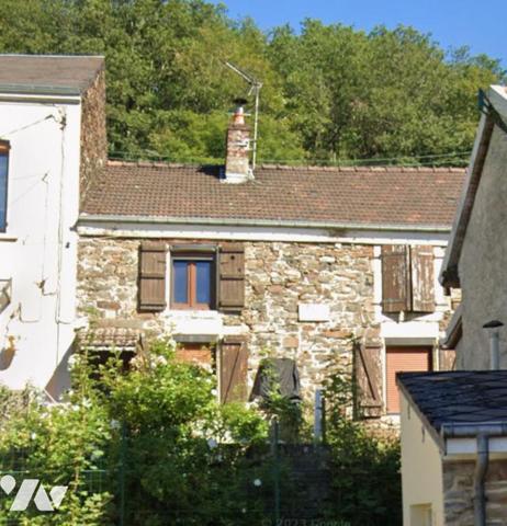 Une maison à usage d'habitation située à MONTHERME (08800), 11 ruelle d'Authon