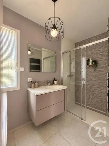 Maison à vendre  6 pièces - 158,89 m 2   YZEURE  - 03
