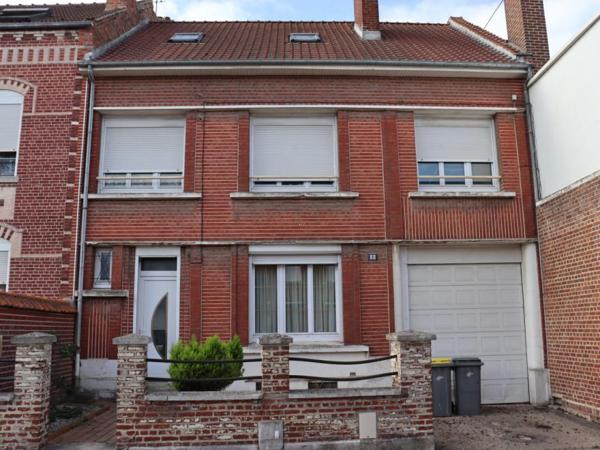 Maison de ville - Cambrai - Réf.:3077 MAISON DE VILLE AVEC GRANGE CAMBRAI