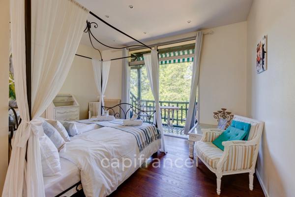 Belle demeure comprenant d'un manoir et ancien moulin 800m2 - Vallée de Dordogne